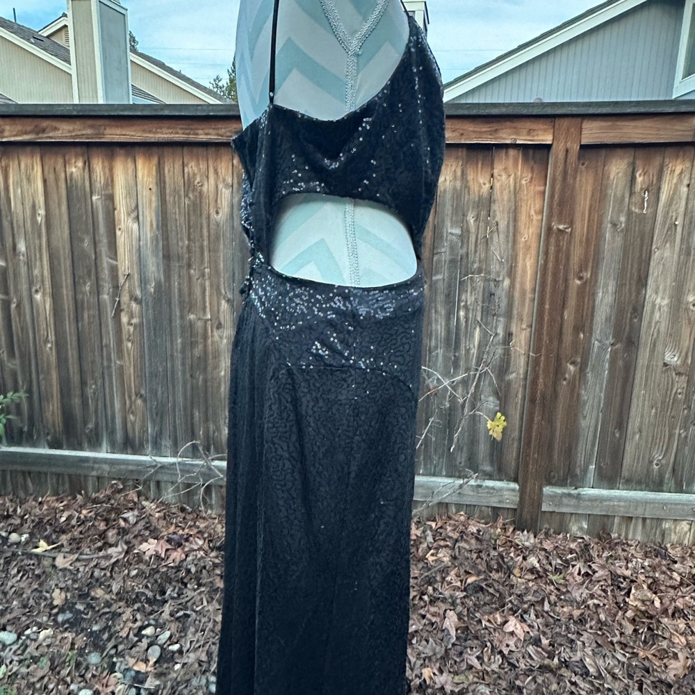 Sizzling Hot Formal Gown - Picture 7 of 12